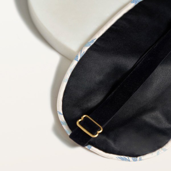 Шелковая маска для сна